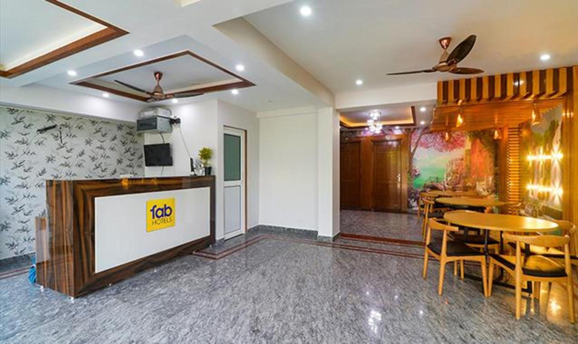 Fabhotel Star Corporate Suite Gurgaon Exterior photo