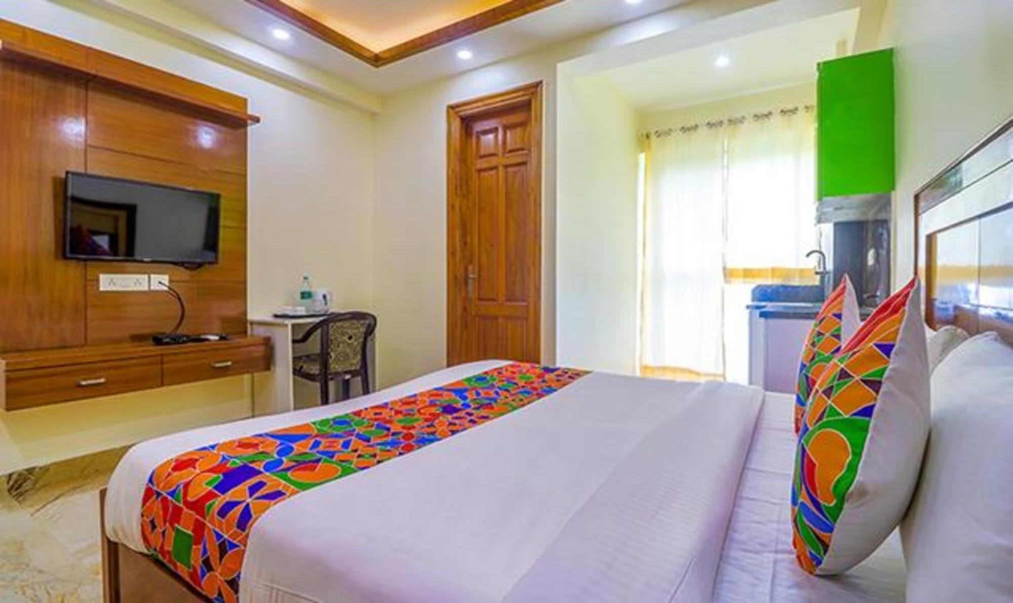 Fabhotel Star Corporate Suite Gurgaon Exterior photo